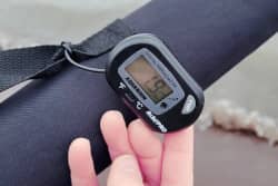 fast 2 Grad Wassertemperatur zeigt das Thermometer an