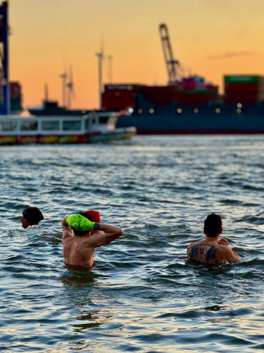 Bildpräsentation vom Eisbaden für das Arztmobil in Hamburg